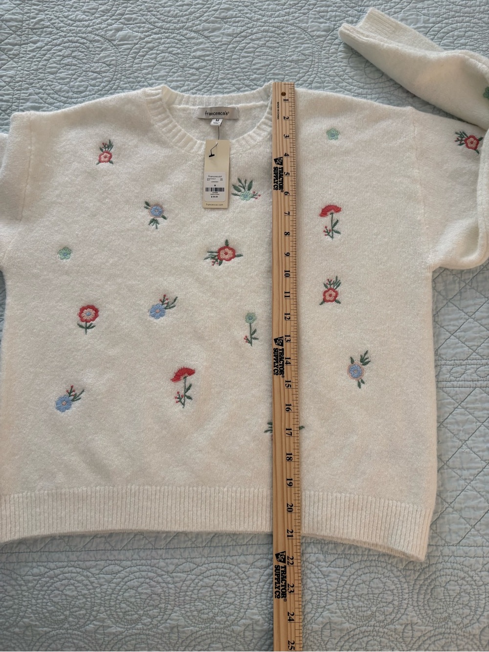 Francesca’s Judy crew neck embroidered sweater. Size medium. NWT - Picture 10 of 11